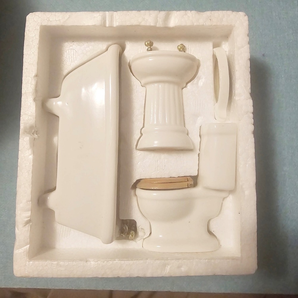 Town Square Miniatures Porcelain Bathroom Set Wht 4pc Bathtub Sink Toilet Mirror
